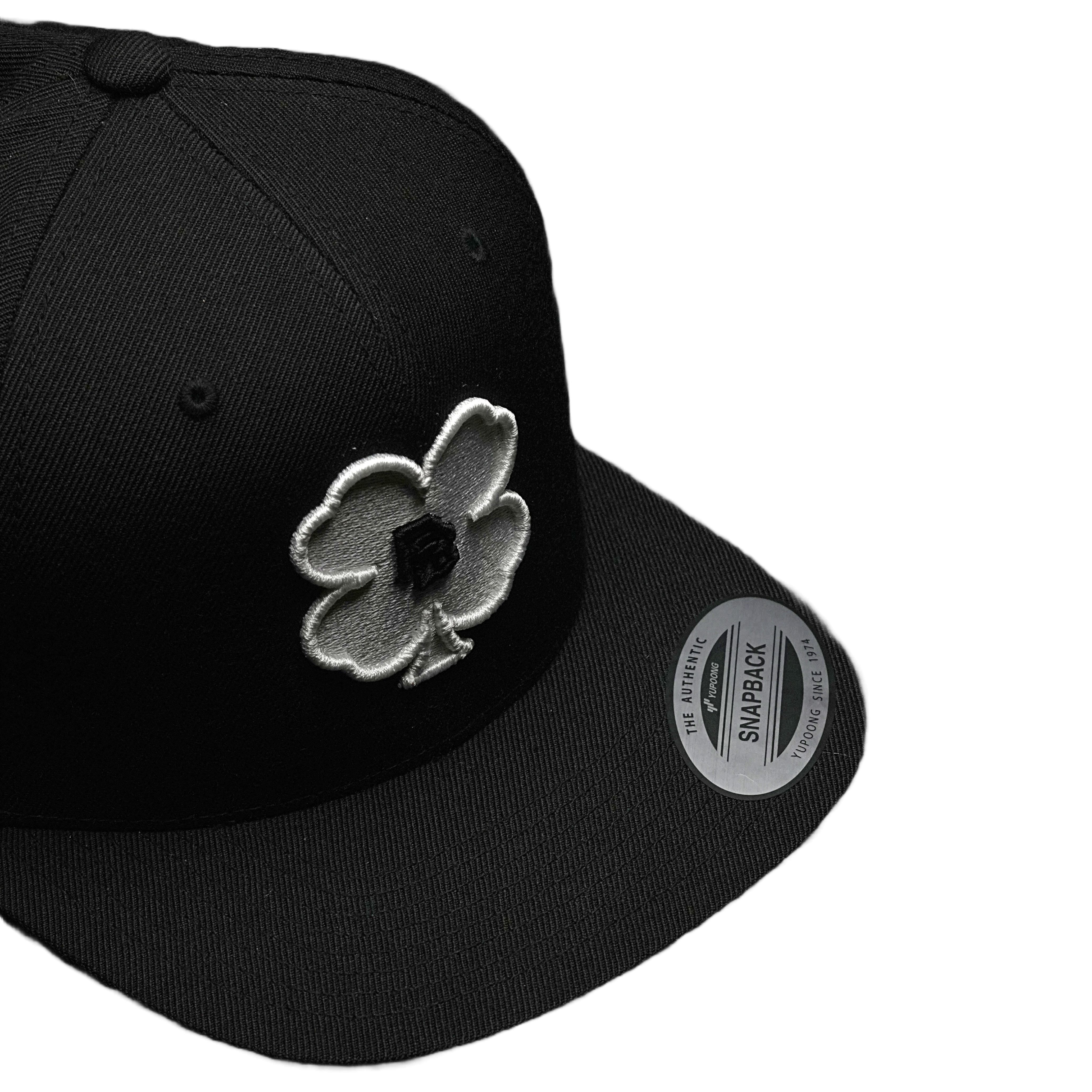 RB SHAMROCK SNAP BACK BLACK